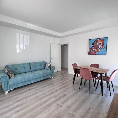 Cosmopolis Bliss: Your Home Away From Home Stefanestii de Jos Zewnętrze zdjęcie