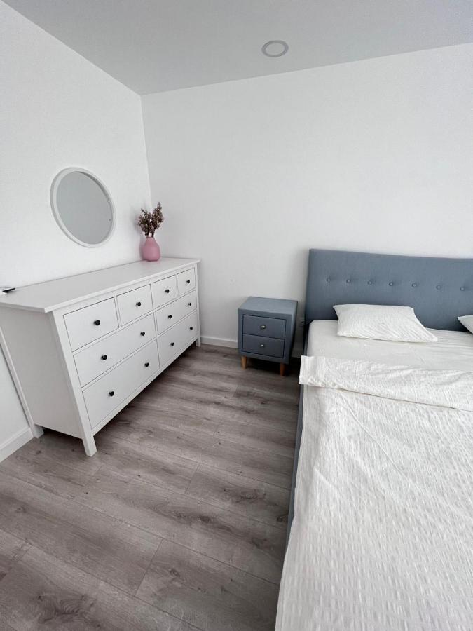 Cosmopolis Bliss: Your Home Away From Home Stefanestii de Jos Zewnętrze zdjęcie