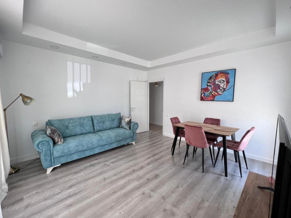 Cosmopolis Bliss: Your Home Away From Home Stefanestii de Jos Zewnętrze zdjęcie